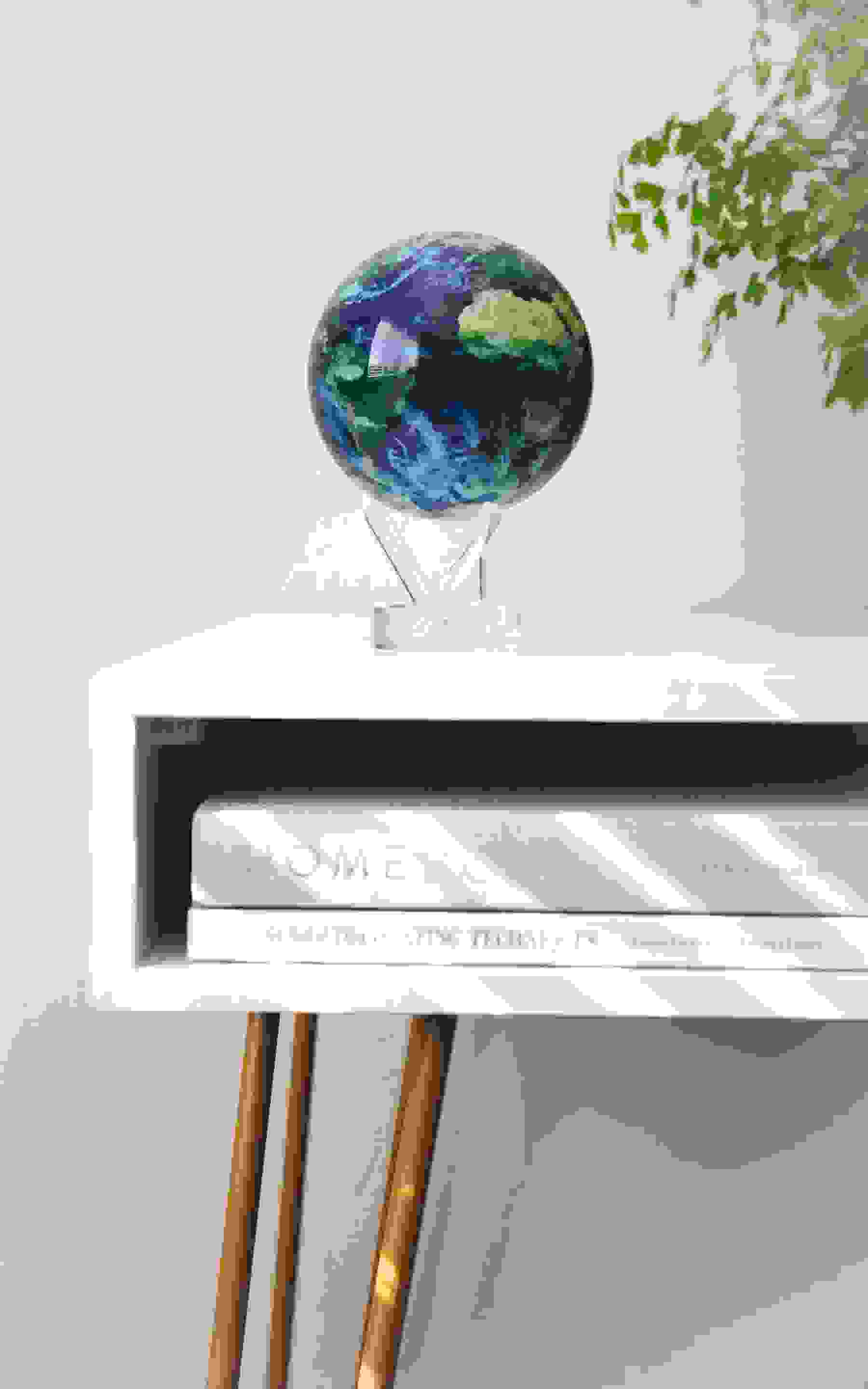 Mova Globe Earth with Clouds 4,5 Inch w/ Acrylic Base MG-45-STE-C