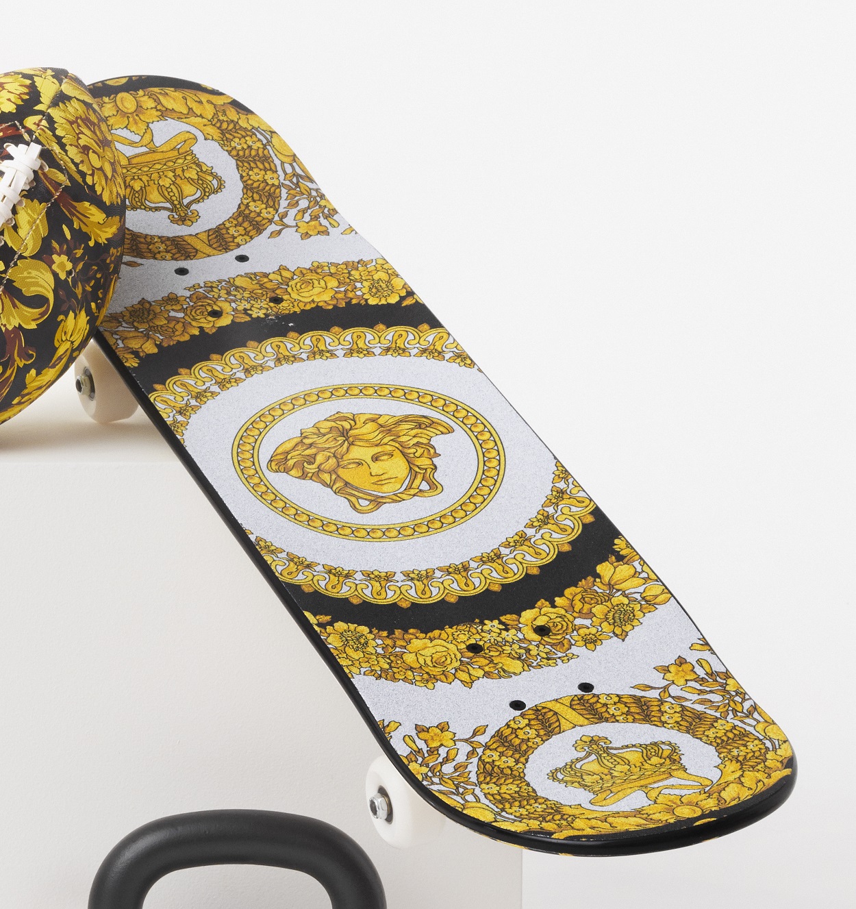 versace skate