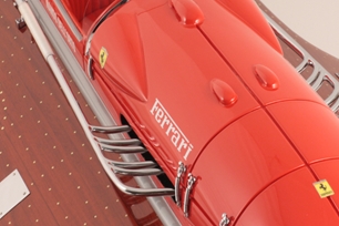 Kiade Ferrari ARNO XI 87cm