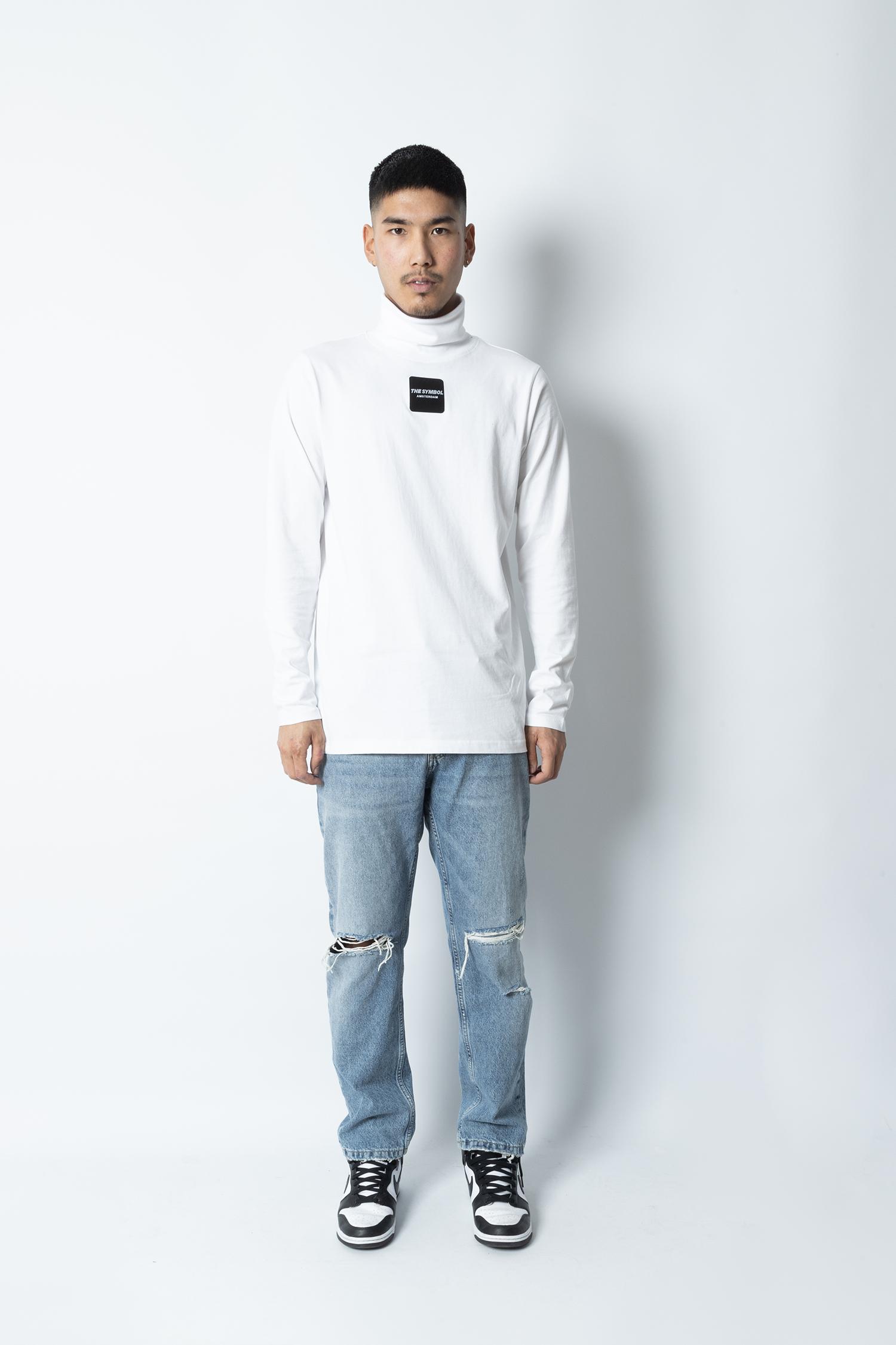 THE SYMBOL Outside Label Logo Turtleneck White