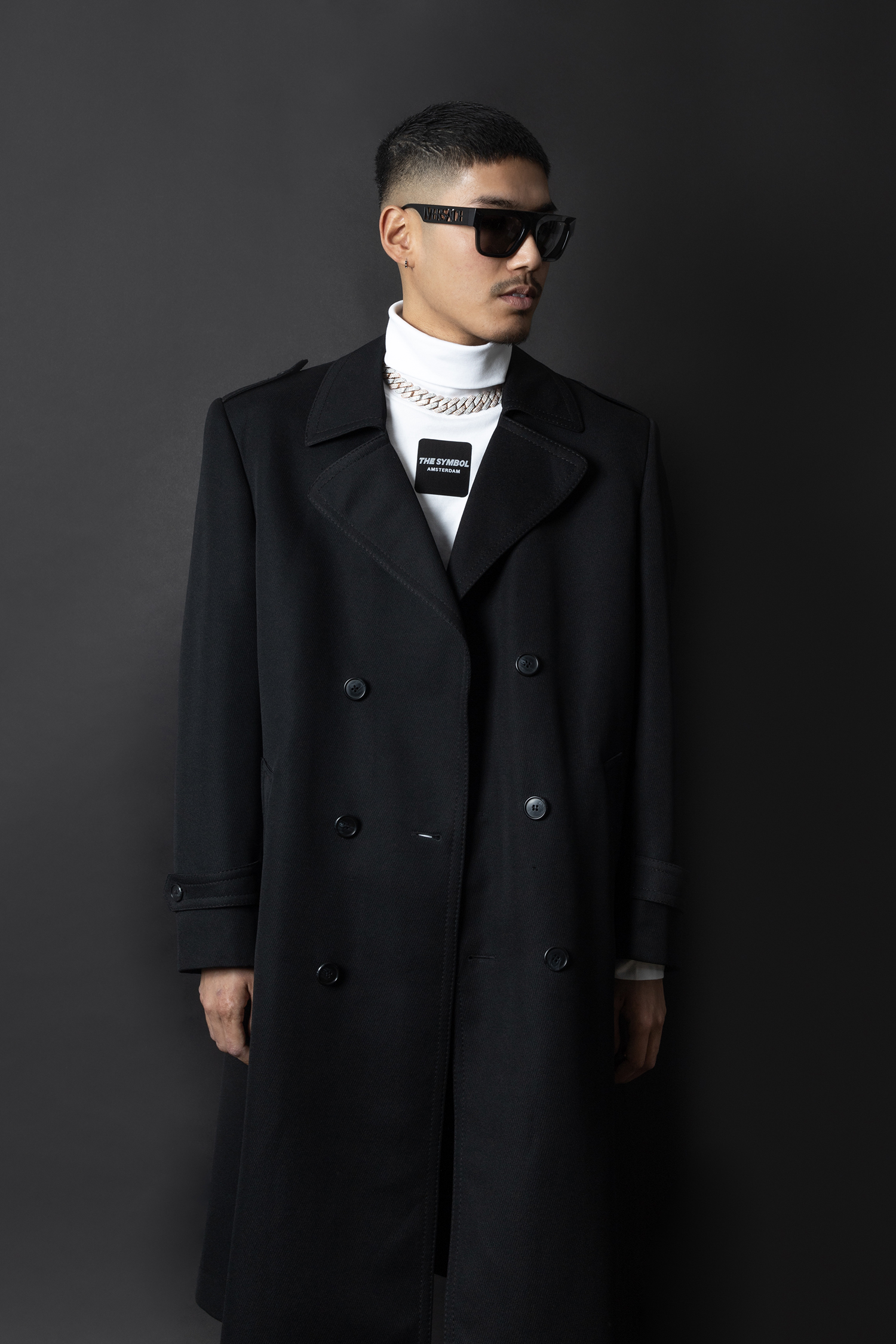 THE SYMBOL Outside Label Logo Turtleneck White