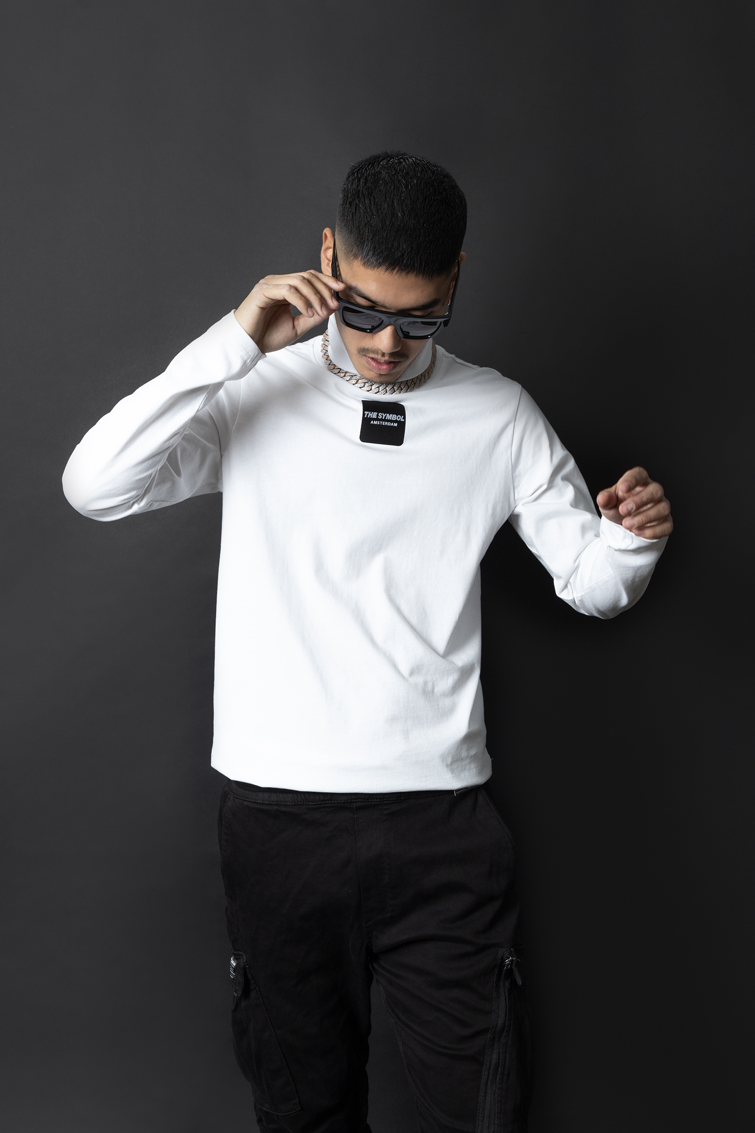 THE SYMBOL Outside Label Logo Turtleneck White