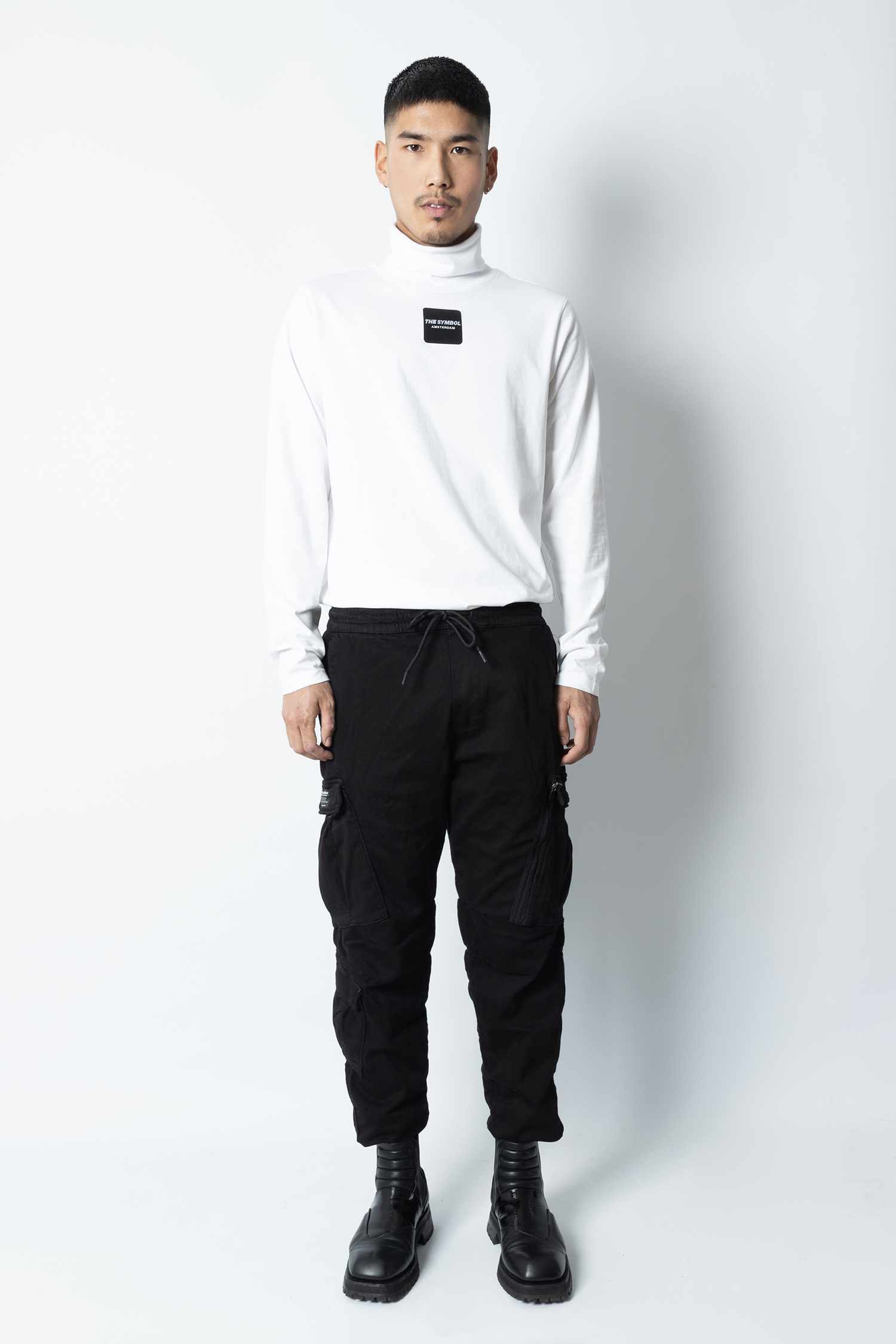 THE SYMBOL Outside Label Logo Turtleneck White