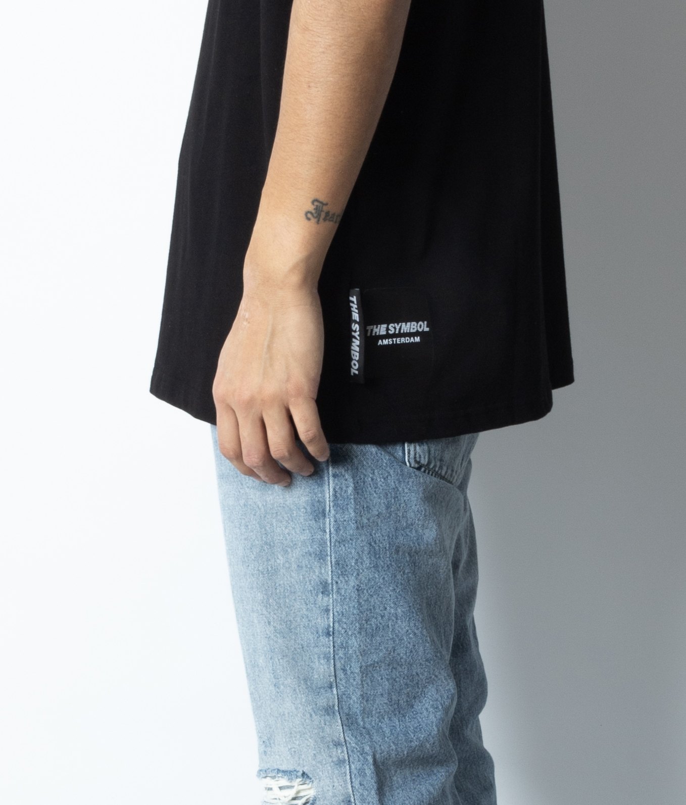 THE SYMBOL Fantasy Eye UV Blacklight Oversized T Shirt Black