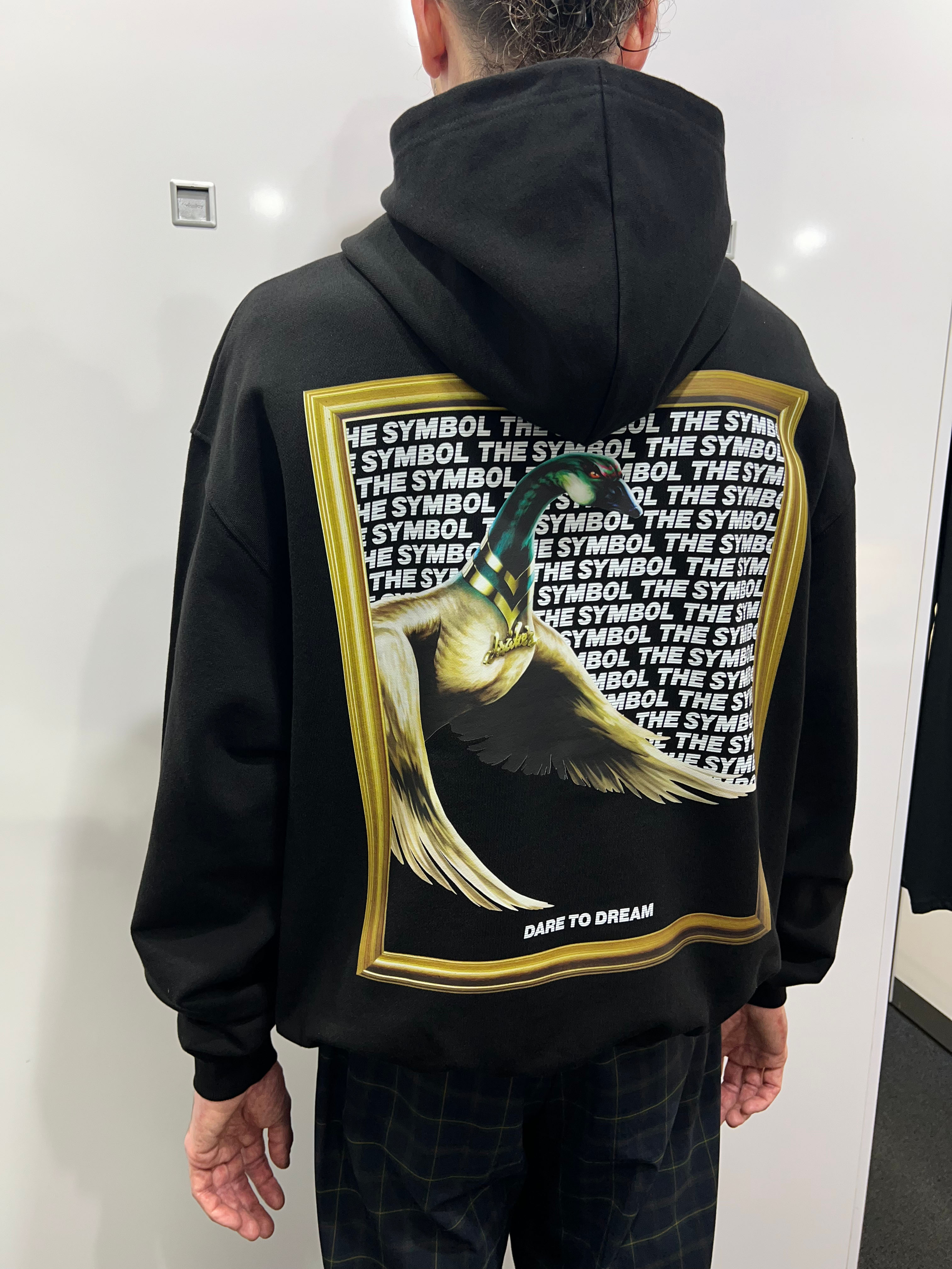 THE SYMBOL Dare To Dream Oversized Hoodie Black