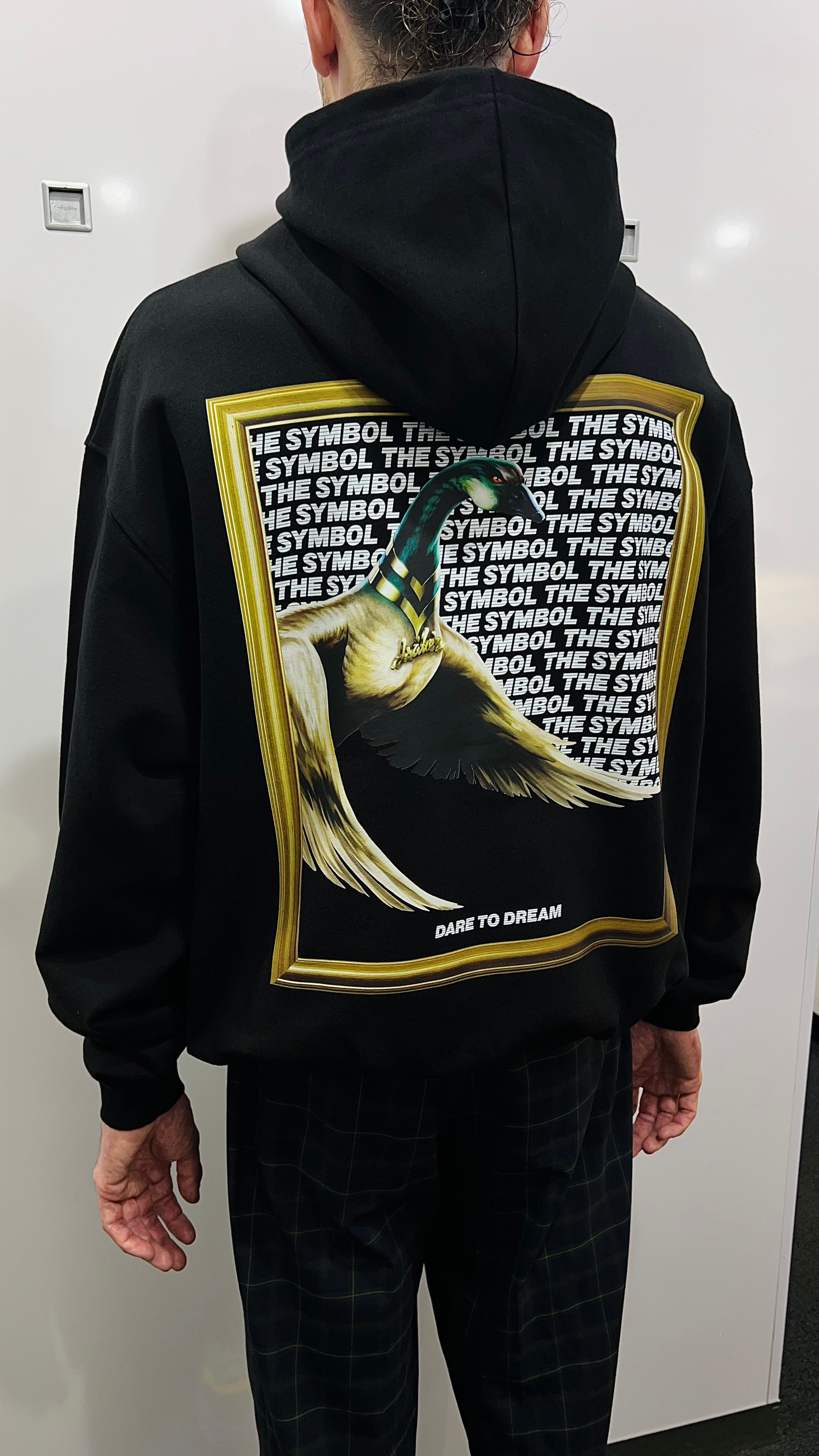 THE SYMBOL Dare To Dream Oversized Hoodie Black