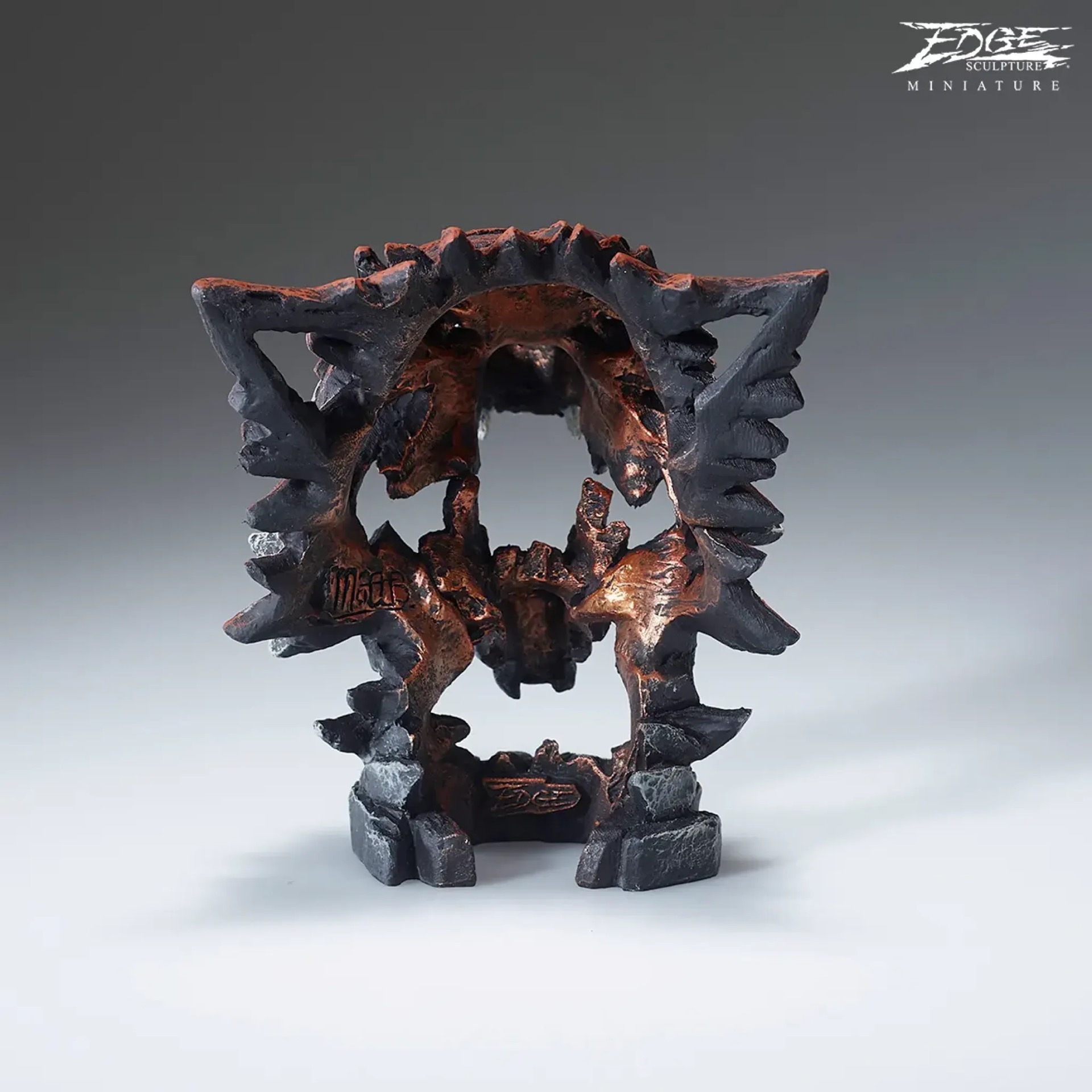 Edge Sculpture Wolf Miniature Bust