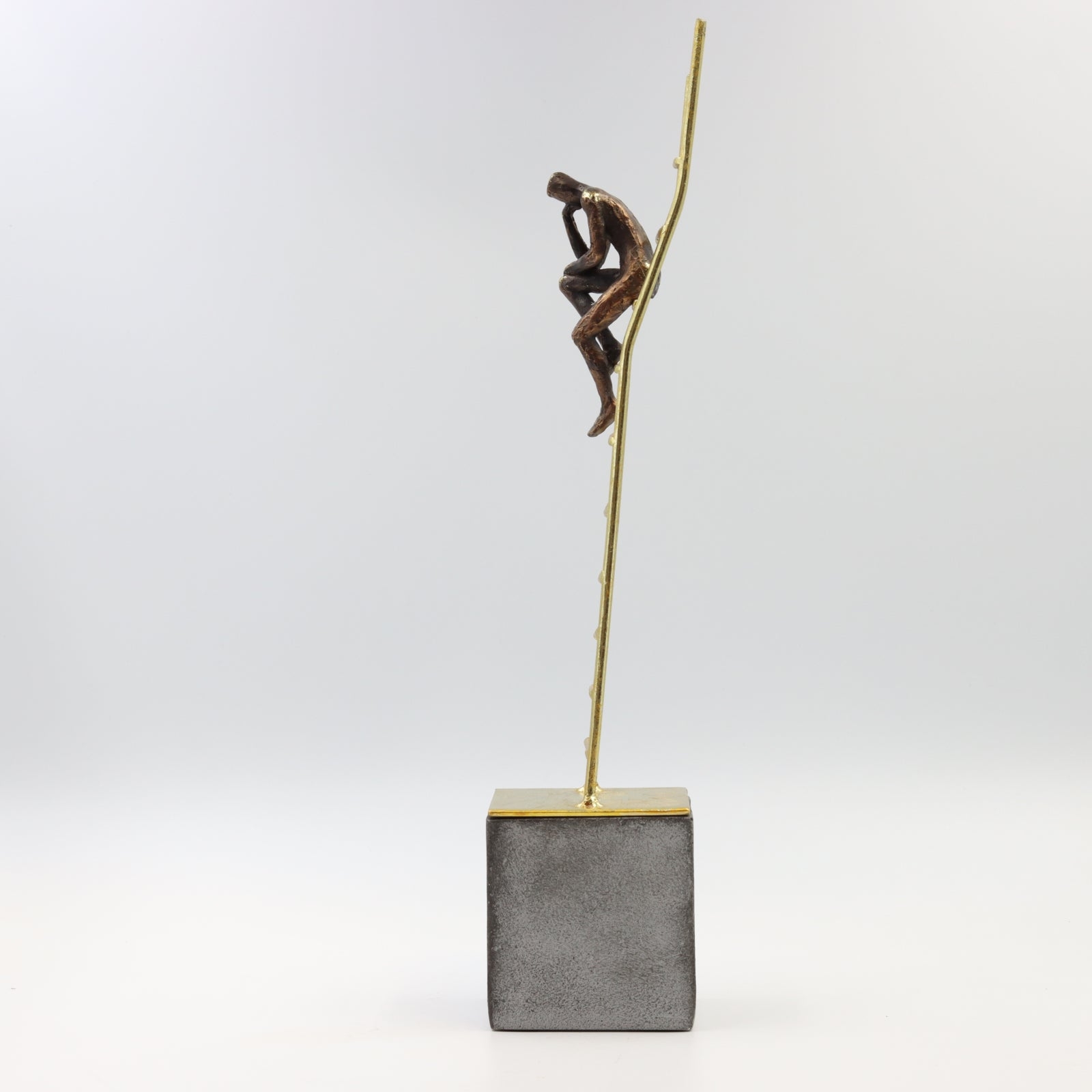 Thinking Man on Gold Ladder Sculpture 40,5 cm TMGL632