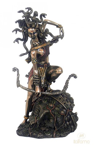 Medusa Fighting Sculpture 27cm SR72333